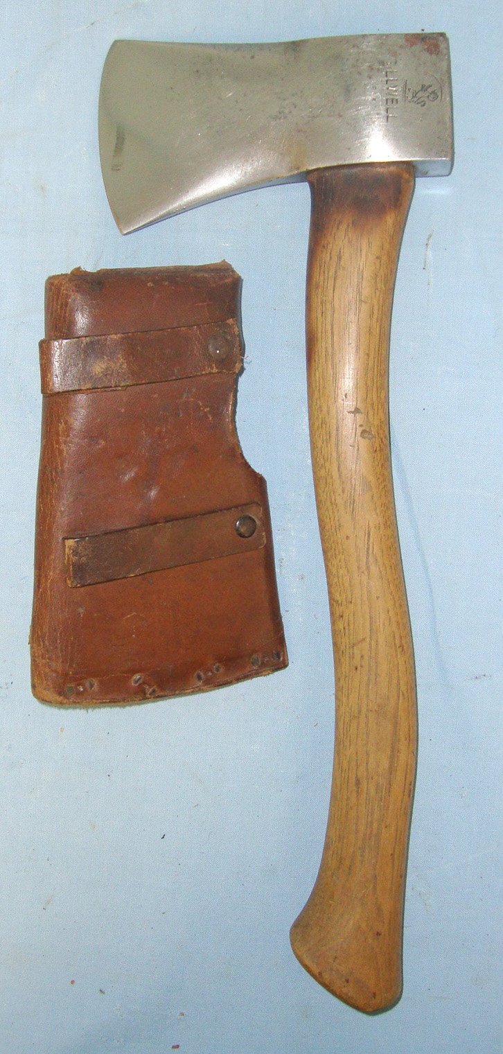  WW1 1915 British Gillwell Trench Equipment Axe With Leather Axe Head Cover / Belt Carrier. MISC 825 Other Blade