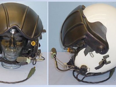 C1980’s R.A.F. Aircrew ‘Bone Dome’ Helmet Mk 4A with ‘Halo’ Visor and Microphone. 21449:6. C1980’s R.A.F. Aircrew ‘Bone Dome’ Helmet Mk 4A with ‘Halo’ Visor and Microphone. 21449:6. Antique & Militaria