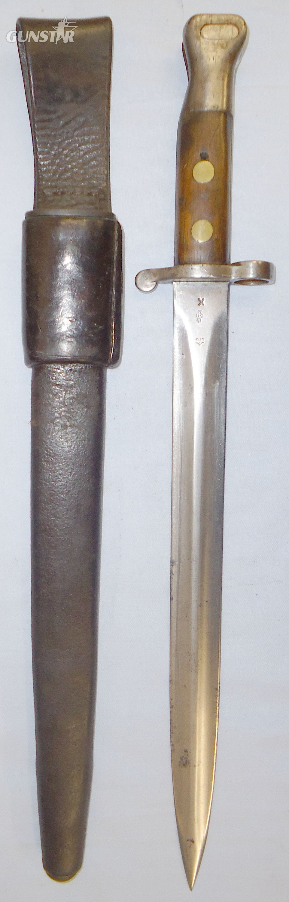 British Enfield 1888 Pattern MkI 2nd Type, Lee Metford Bayonet and MkII Scabbard with Frog. 22426:26. Bayonet in 