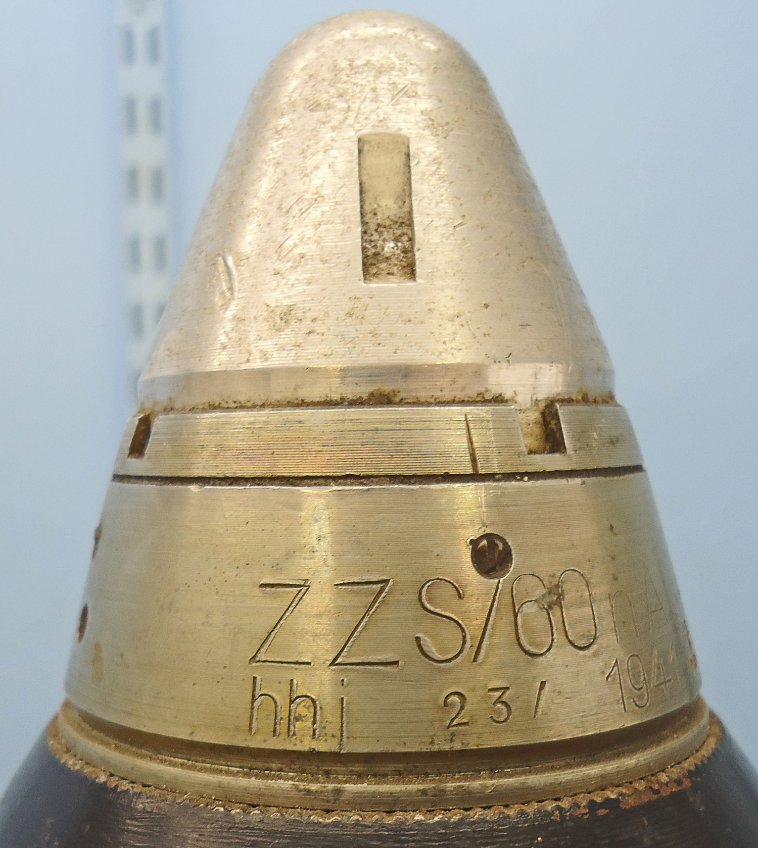 INERT DEACTIVATED. WW2 Kriegsmarine 105mm Illumination Round For The 105mm (105x658R) SK C/32 Naval Gun. - O 2040 INERT DEACTIVATED. WW2 Kriegsmarine 105mm Illumination Round For The 105mm (105x658R) SK C/32 Naval Gun. - O 2040  Other Ammunition - {CATEGORY}