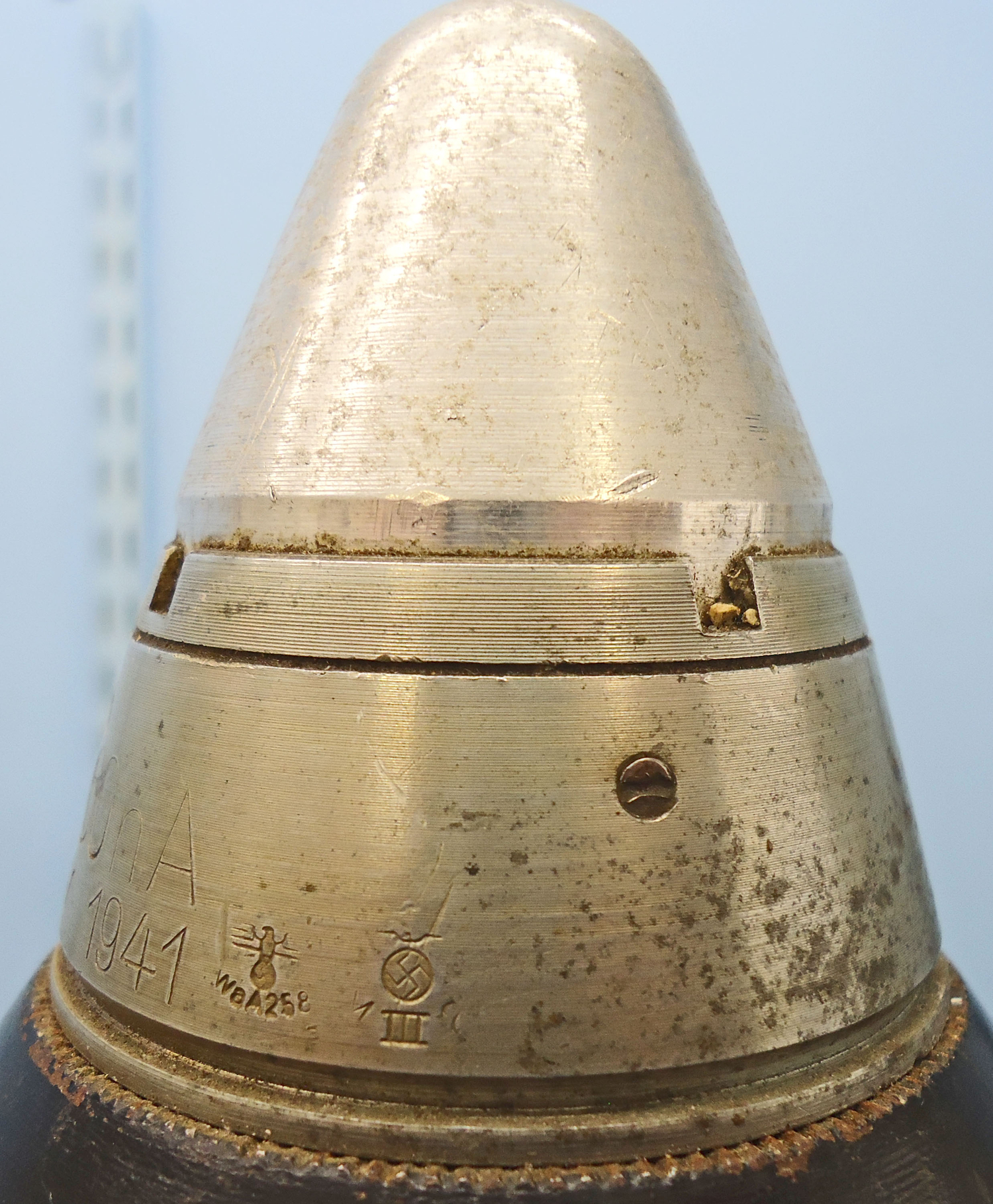 INERT DEACTIVATED. WW2 Kriegsmarine 105mm Illumination Round For The 105mm (105x658R) SK C/32 Naval Gun. - O 2040 INERT DEACTIVATED. WW2 Kriegsmarine 105mm Illumination Round For The 105mm (105x658R) SK C/32 Naval Gun. - O 2040  Other Ammunition 