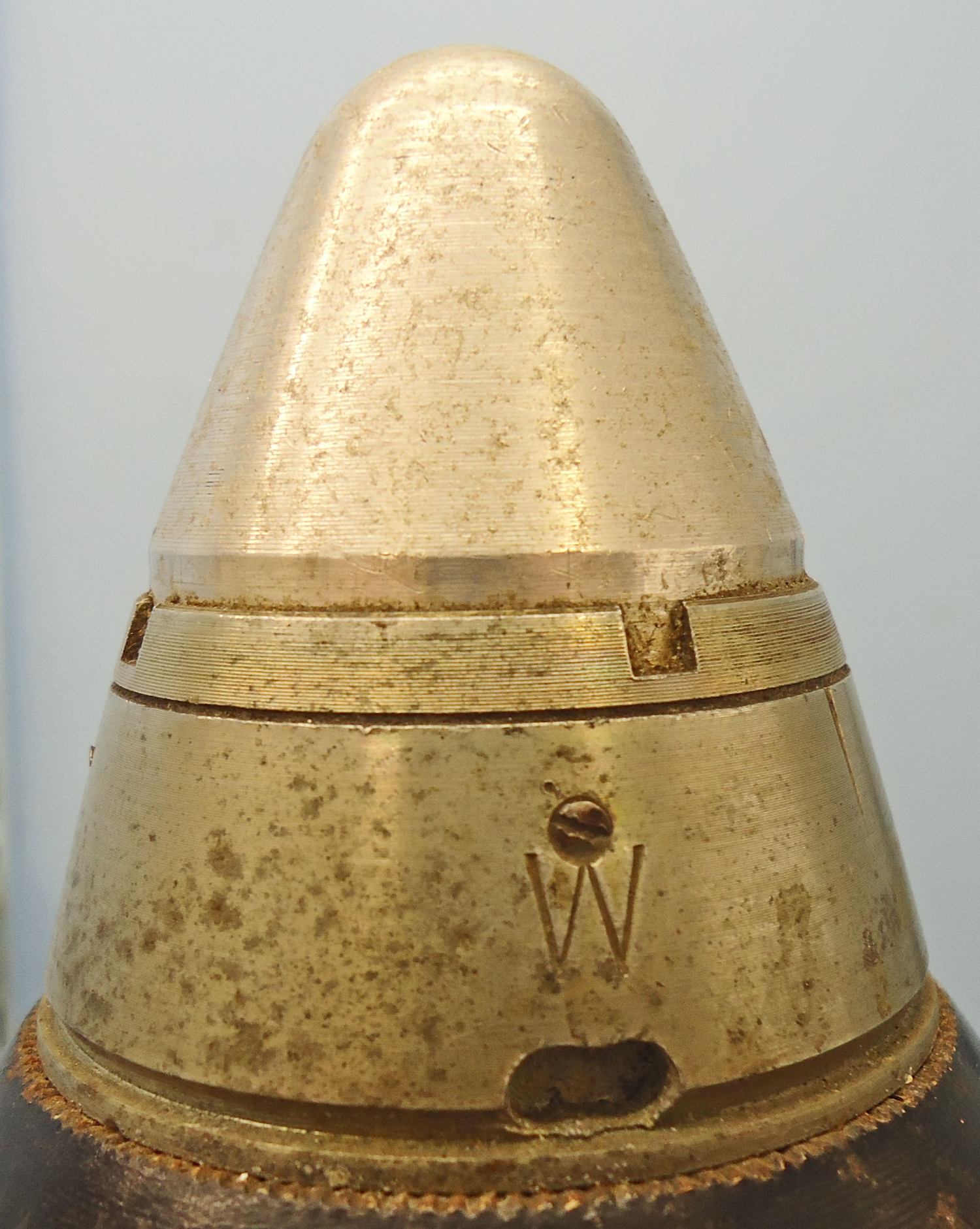 {CATEGORY} - INERT DEACTIVATED. WW2 Kriegsmarine 105mm Illumination Round For The 105mm (105x658R) SK C/32 Naval Gun. - O 2040 INERT DEACTIVATED. WW2 Kriegsmarine 105mm Illumination Round For The 105mm (105x658R) SK C/32 Naval Gun. - O 2040  Other Ammunition in 