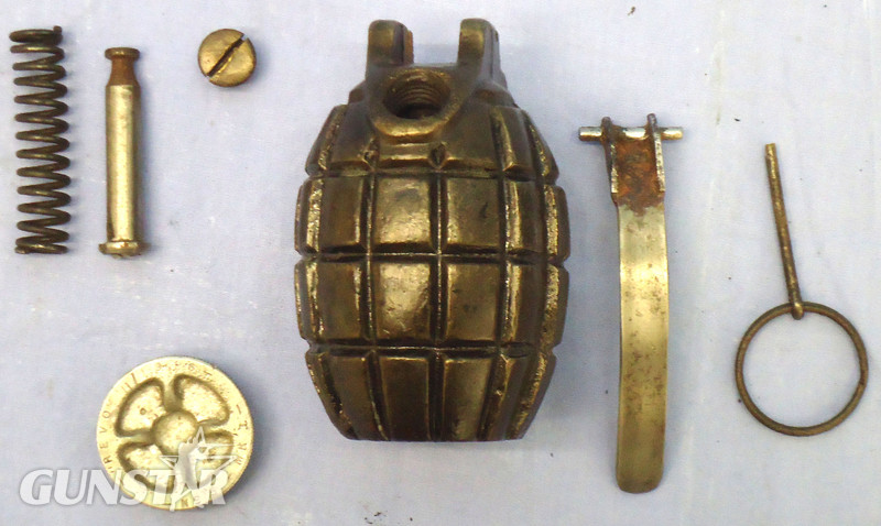  INERT DEACTIVATED. WW1, 1915 Dated, Mills No 5 MK 1, Hand Grenade By H, & T. Vaughan, Willenhall. - O 1913 INERT DEACTIVATED. WW1, 1915 Dated, Mills No 5 MK 1, Hand Grenade By H, & T. Vaughan, Willenhall. - O 1913  Other Ammunition