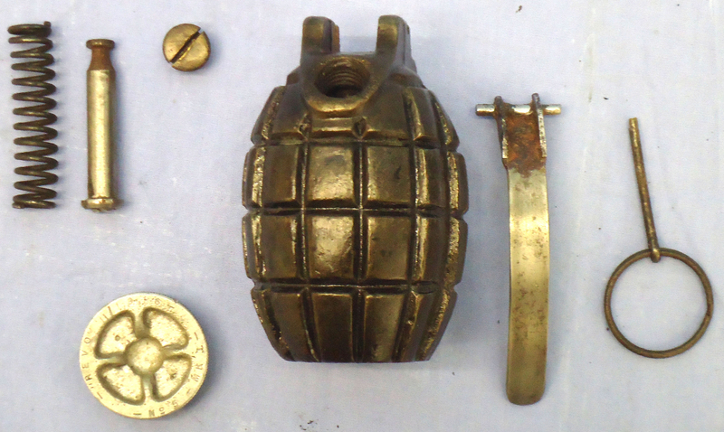  INERT DEACTIVATED. WW1, 1915 Dated, Mills No 5 MK 1, Hand Grenade By H, & T. Vaughan, Willenhall. - O 1913 INERT DEACTIVATED. WW1, 1915 Dated, Mills No 5 MK 1, Hand Grenade By H, & T. Vaughan, Willenhall. - O 1913  Other Ammunition