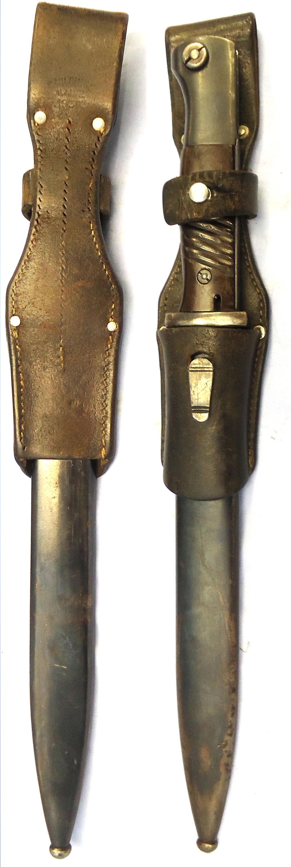 German, 1938 Dated, WWII K98 Mauser Bayonet & Scabbard by Durkopp with a Brown Leather Frog. 23478:75 Bayonet